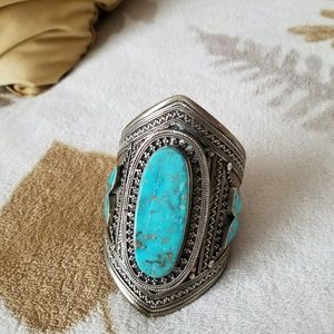 Sterling silver Native American turquoise cuff!